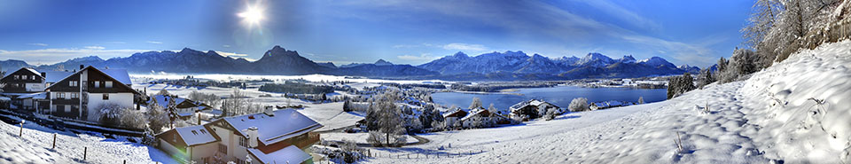 Panoramaaufnahme vom Hopfensee im Allgäu