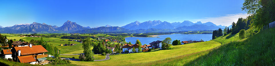 Panoramaaufnahme vom Hopfensee im Allgäu